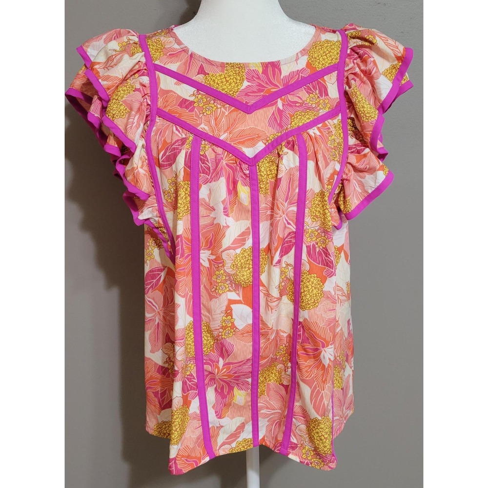 Entro Flutter Sleeve Floral Blouse